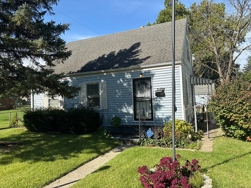 2109 Elwood Ave