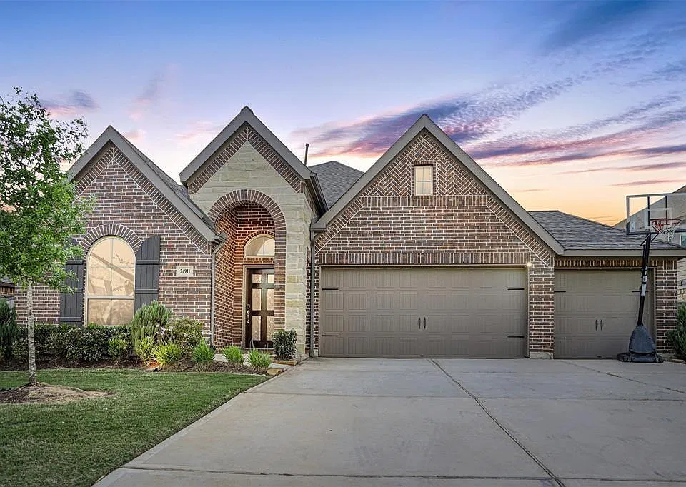 24911 Mountclair Hollow Ln