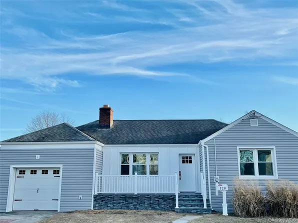 128 Toronto Avenue, Massapequa, NY 11758
