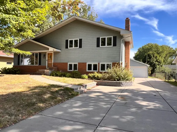 4632 Gettysburg Ave N, New Hope, MN 55428