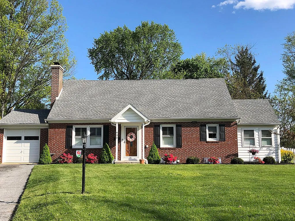 930 Indiana Ave photo 1