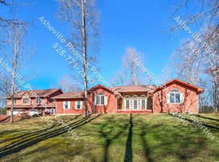 10 Spring Hollow Ln, Fairview, NC 28730