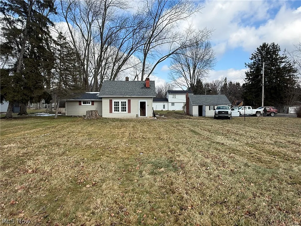 1262 Churchill Rd photo 1