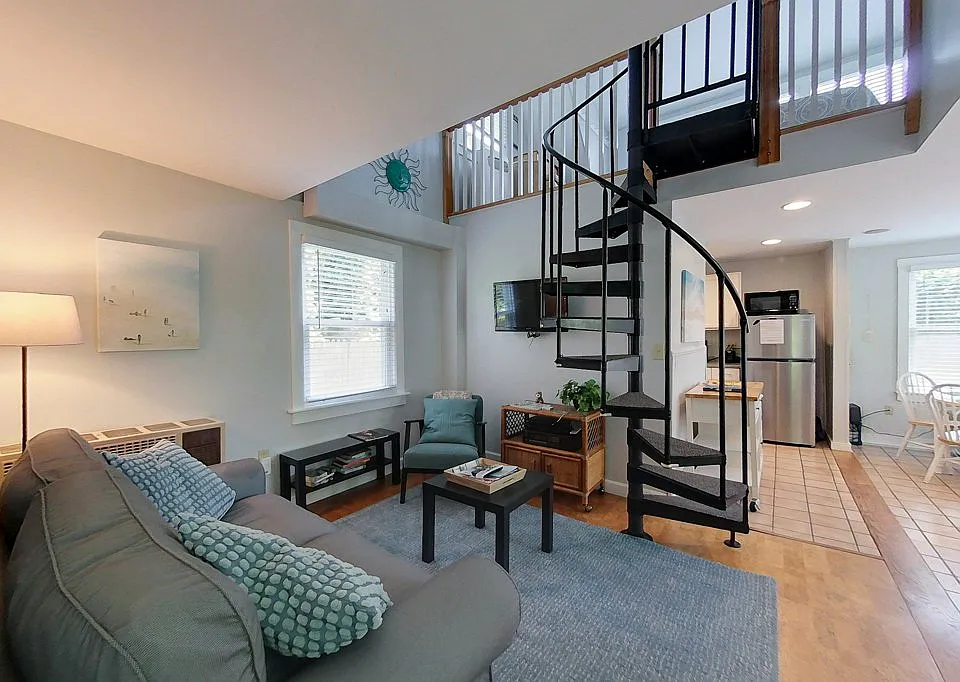 25 Warren Ave