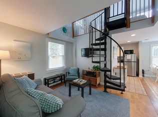 25 Warren Ave, Middletown, RI 02842