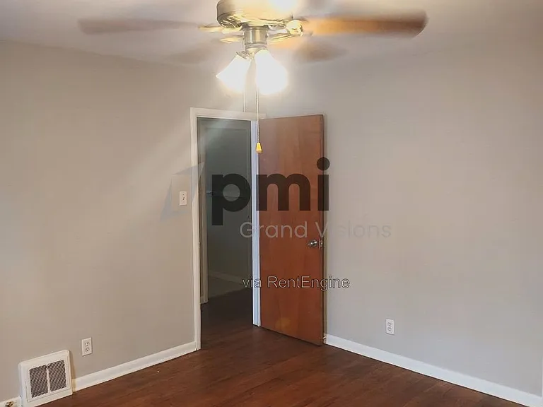 2060 N Water St — Photo 11