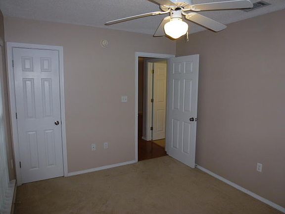 5th image of 909 Claeven Cir