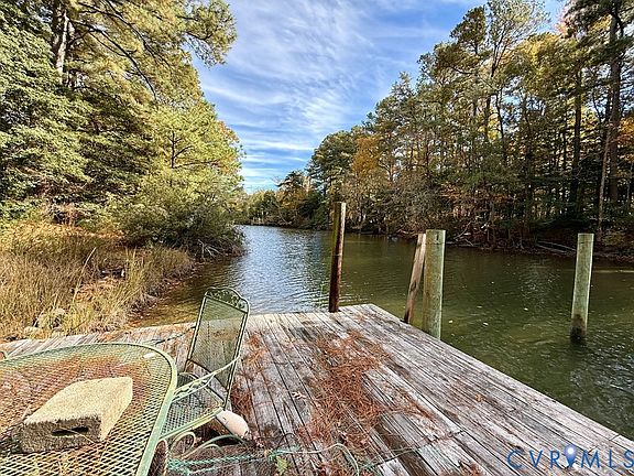 5th image of 351 E Bay Dr