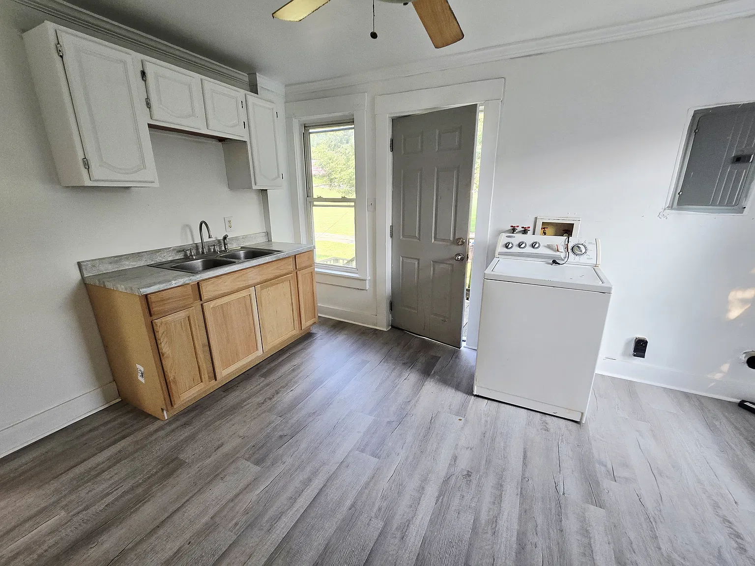 1 bed, 836 sqft, $750 — Photo 2