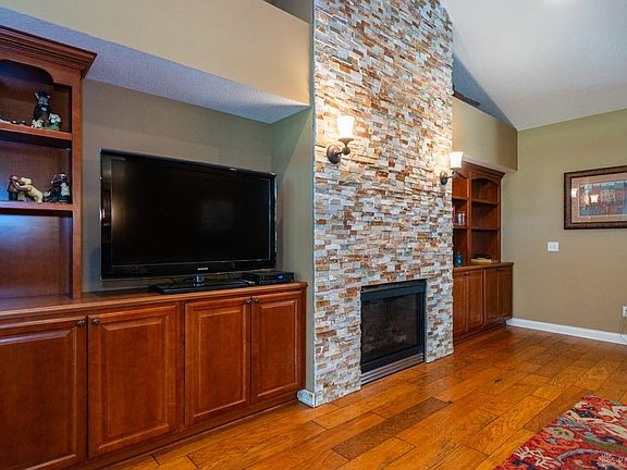 4th image of 614 Maeghann Ct