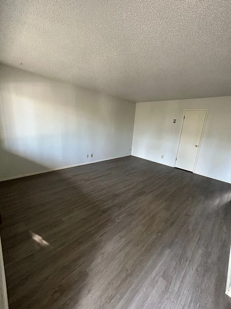 High Street Apts-El Chapo, LLC — Photo 4