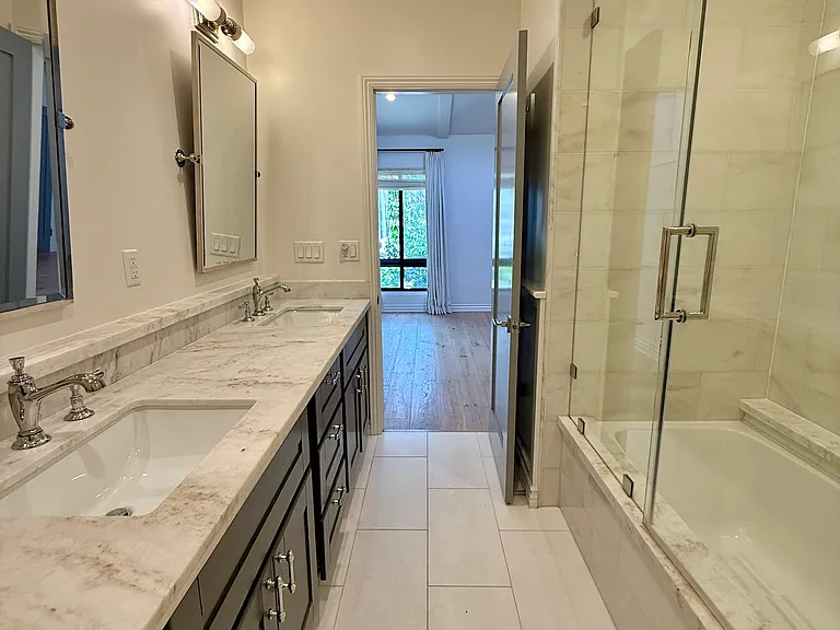 853 Larrabee St #6 — Photo 25