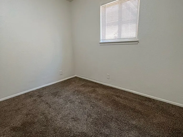 12700 Constitution Ave NE — Photo 13