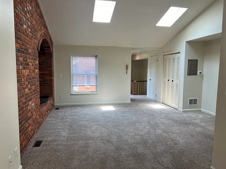 519 N West St #4 — Photo 5