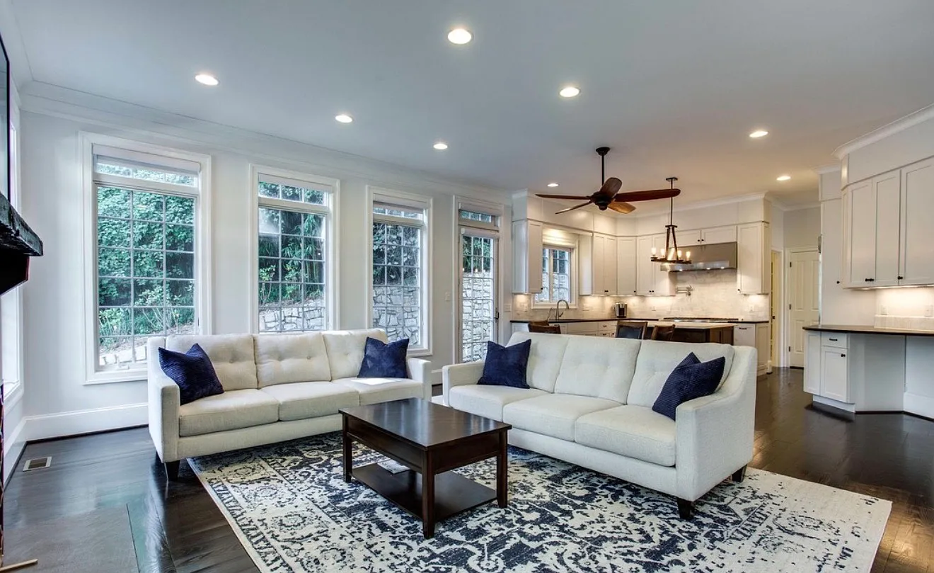 5 bed, 4300 sqft, $9,200 — Photo 3