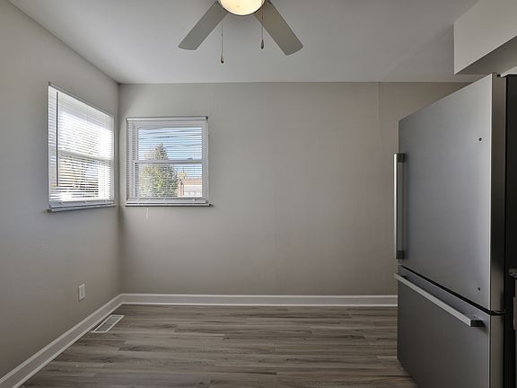 4th image of 803-805 E Como Ave