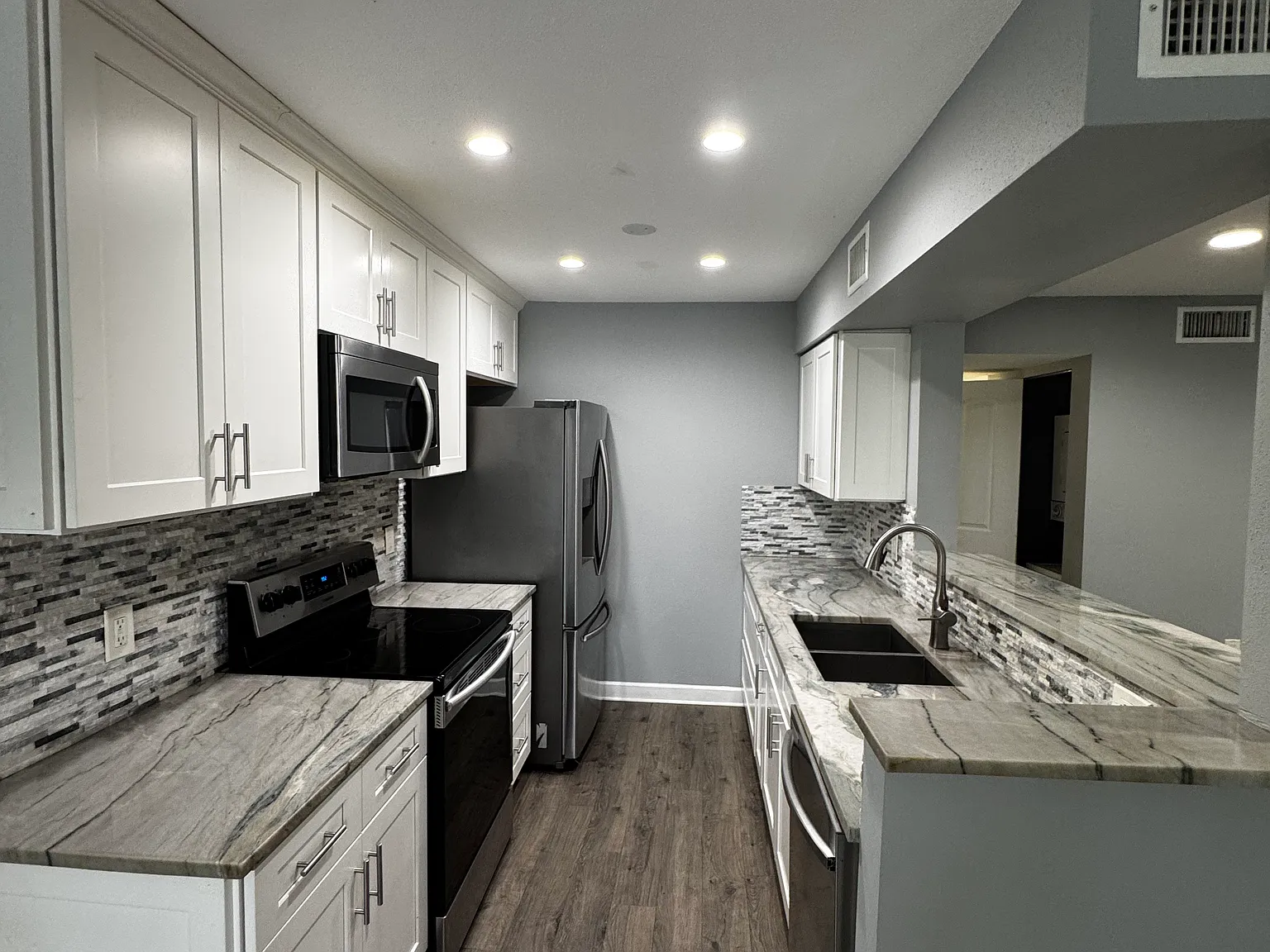 1 bed, 800 sqft, $1,850 — Photo 2