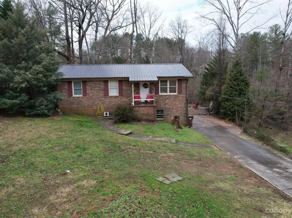 212 Edgewood Cir, Morganton, NC 28655