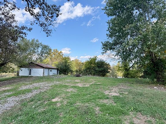 3rd image of 373 Garrison Rd