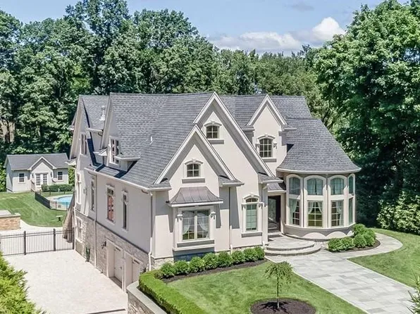 63 Grandview Ave, North Caldwell, NJ 07006
