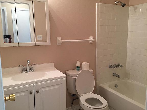 2nd image of 4931 Yacht Harbor Dr