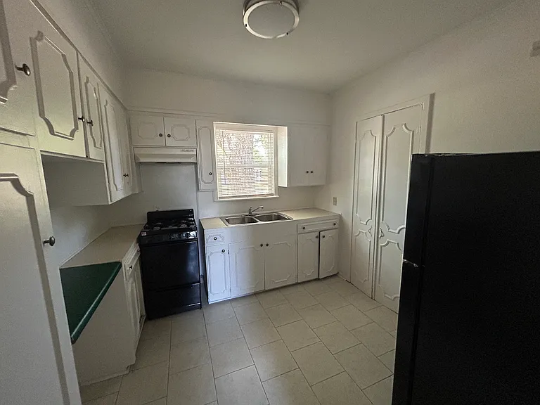 718 S Vine Ave #A — Photo 7
