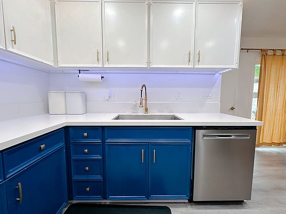 3rd image of 4302 Collwood Ln