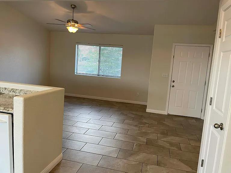 1930 Magnolia Dr #102 — Photo 8