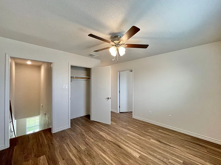 1708 Castroville Trl — Photo 39