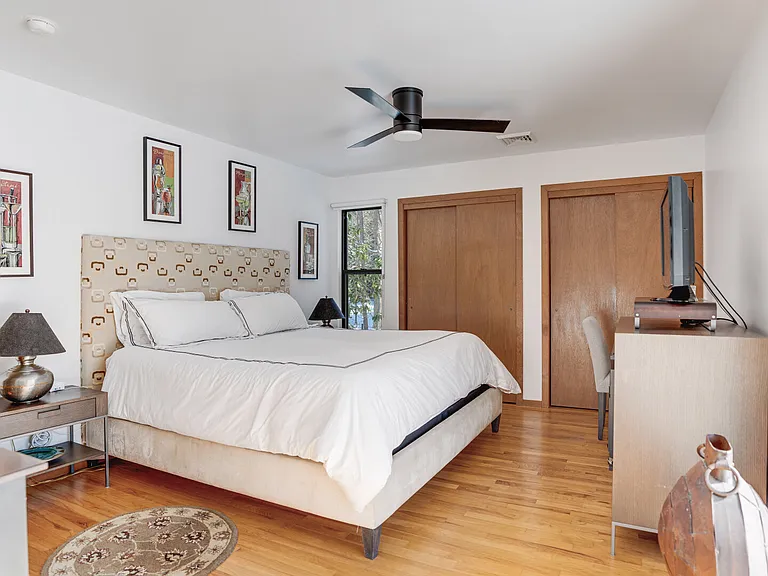 10 Wooded Oak Ln — Photo 15