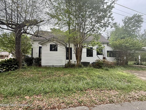 2nd image of 101 S Main St