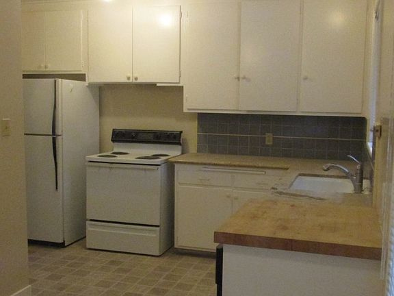 3rd image of 3285 South Ct