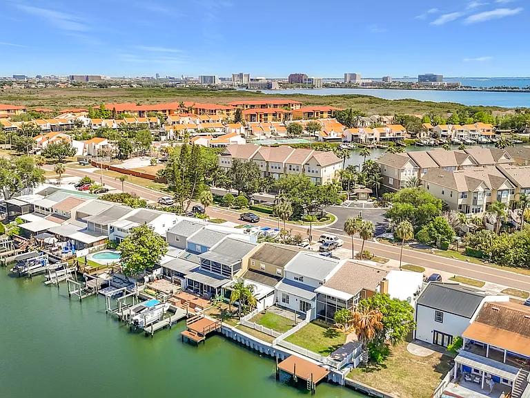 8733 Bay Pointe Dr — Photo 54