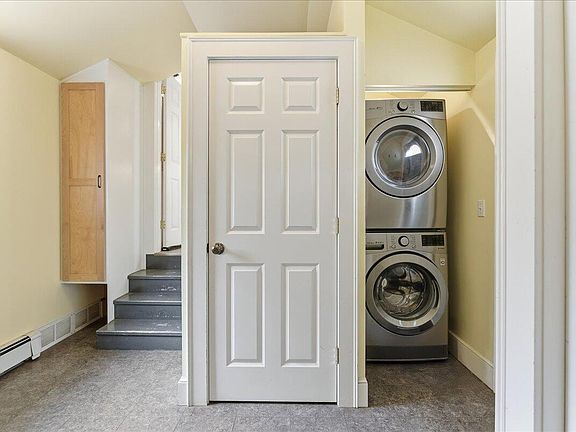 4th image of 10 Greenwood Avenue