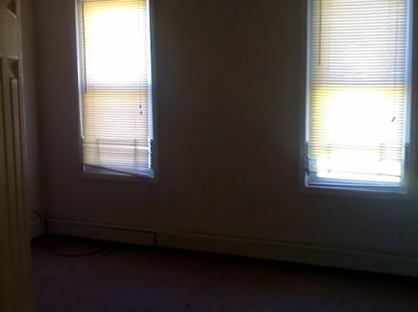 220 S 12th St, Newark, NJ 07107