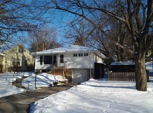 560 Frontenac Pl, Saint Paul, MN 55104