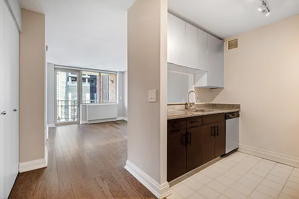 Rented by Greystar | media 3