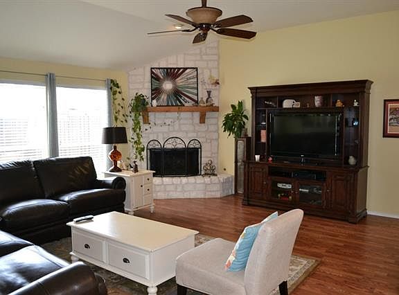 2nd image of 6201 Candletree Ln