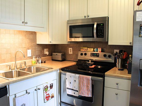 2nd image of 2733 Jersey Ave APT B201