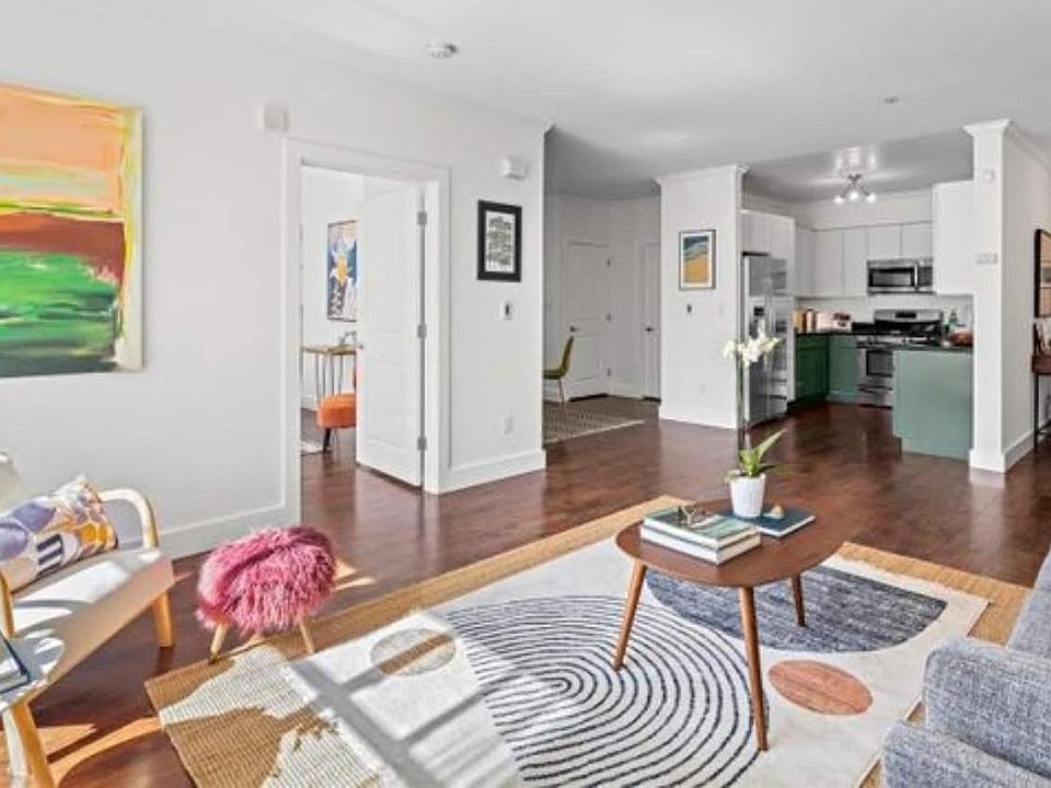 1st image of 2407 Telegraph Ave APT 307