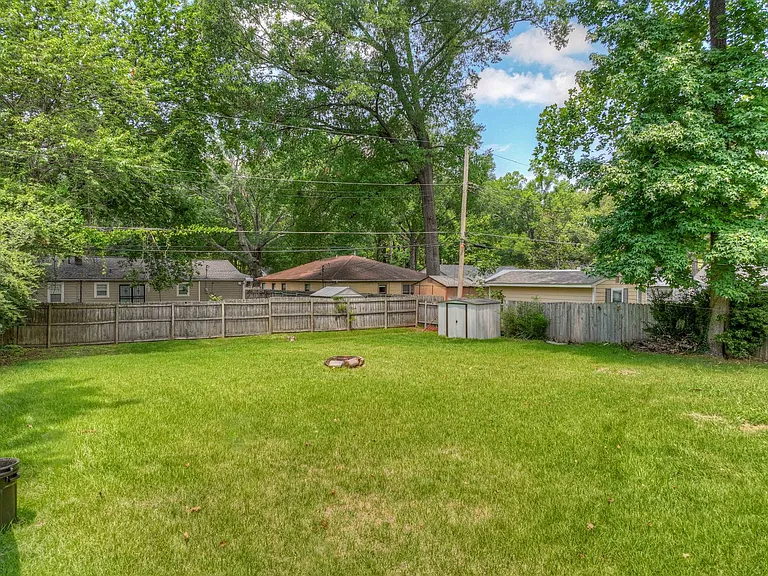 1261 W Perkins Rd — Photo 23