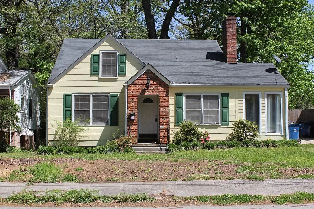 1389 Clermont Ave photo 1