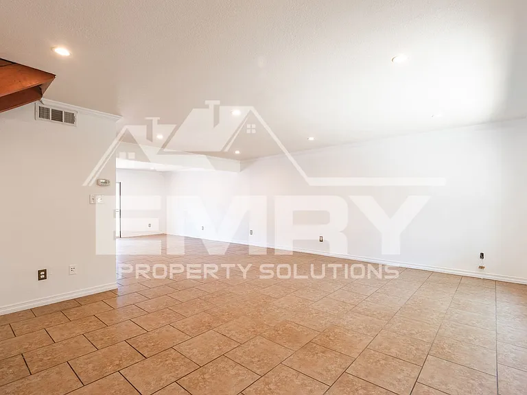 9781 S Karmont Ave — Photo 11