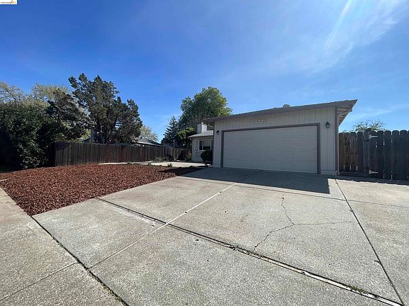 3rd image of 620 N 2nd St