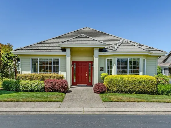 3374 Lake Grove Dr, Eugene, OR 97408