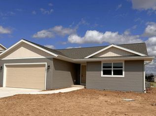 1041 McNish Ct, Sheboygan Falls, WI