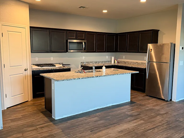 20001 W Woodlands Ave — Photo 4