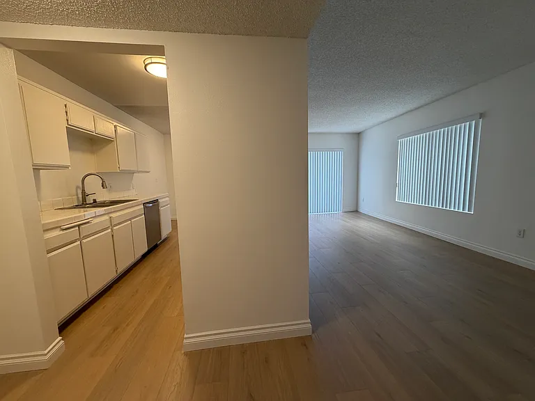 Kennington Apartments — Photo 14