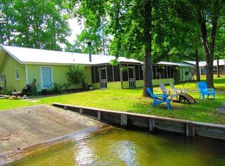 73 S Pin Oak Ln, Jacksons Gap, AL 36861