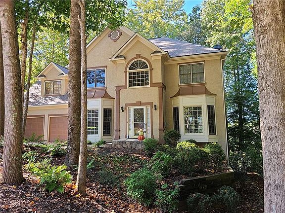2nd image of 415 Beechwood Ln